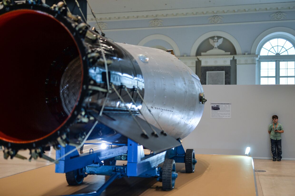 Копия водородной бомбы АН - 602 Царь-бомба. Архивное фото