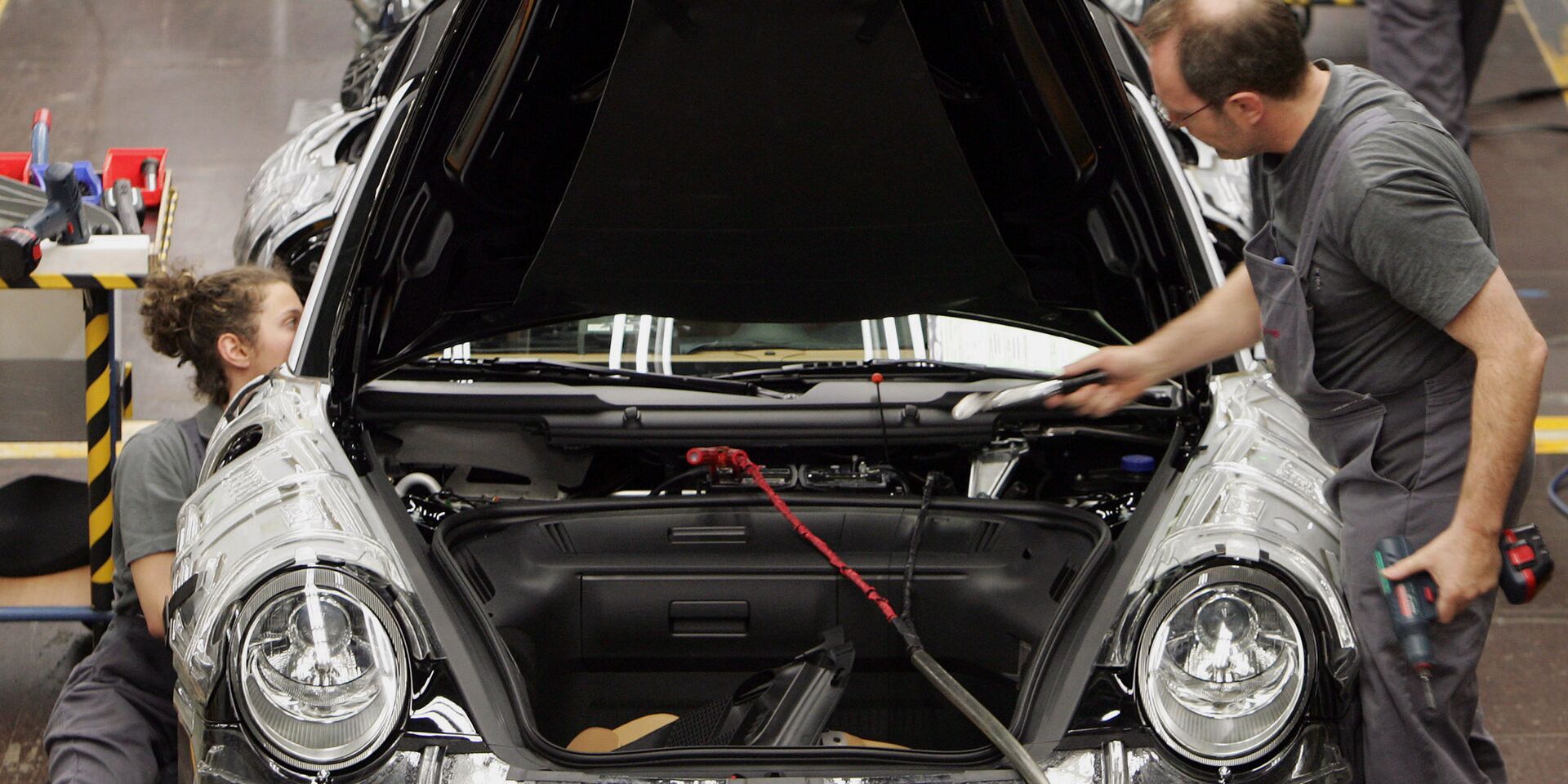 Фабрика Porsche в Штутгарте - ИноСМИ, 1920, 27.10.2025