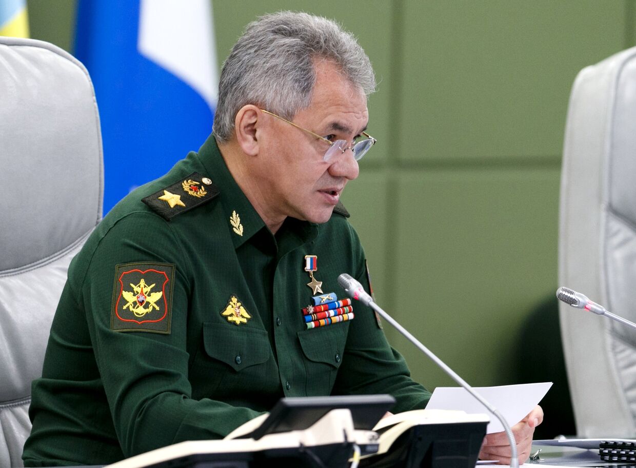 Министр обороны РФ Сергей Шойгу во время проведения Единого дня приемки военной продукции