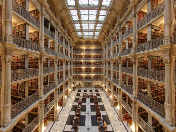 Библиотека Джорджа Пибоди в Балтиморе