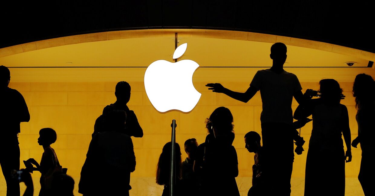 «Эппл» стала первой в мире публичной компанией, стоимость которой оценивается в 1 триллион долларов США