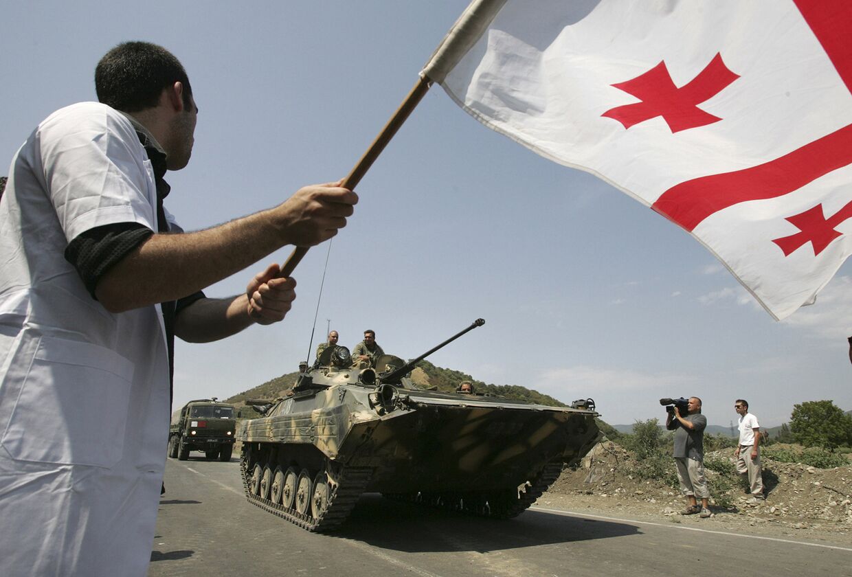 Российские танки у города Игоэти в 50 км от Тбилиси