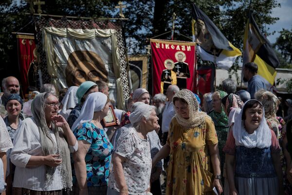 Русские православные националисты надеются на возвращение царя