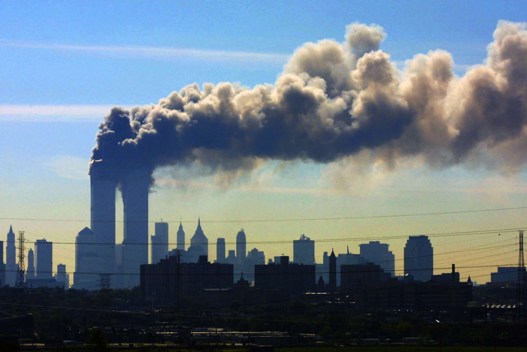 Что случилось в сентябре 2001 года. Башни-Близнецы 11 сентября 2001. Всемирный торговый центр в Нью-Йорке 11 сентября.