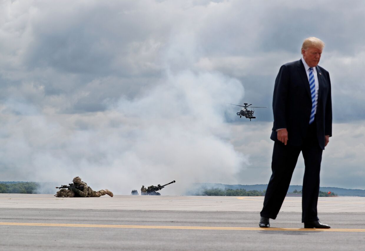 Президент США Дональд Трамп на военной базе Форт-Драм в штате Нью-Йорк
