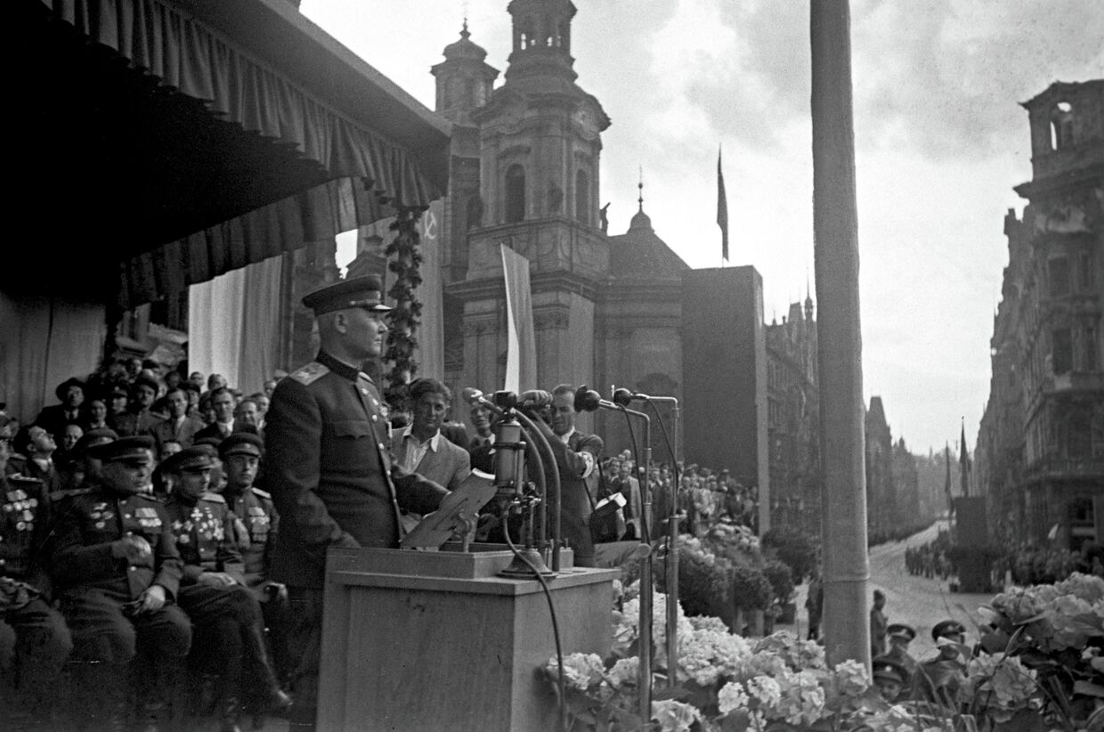 Маршал Советского Союза И.С.Конев в Праге