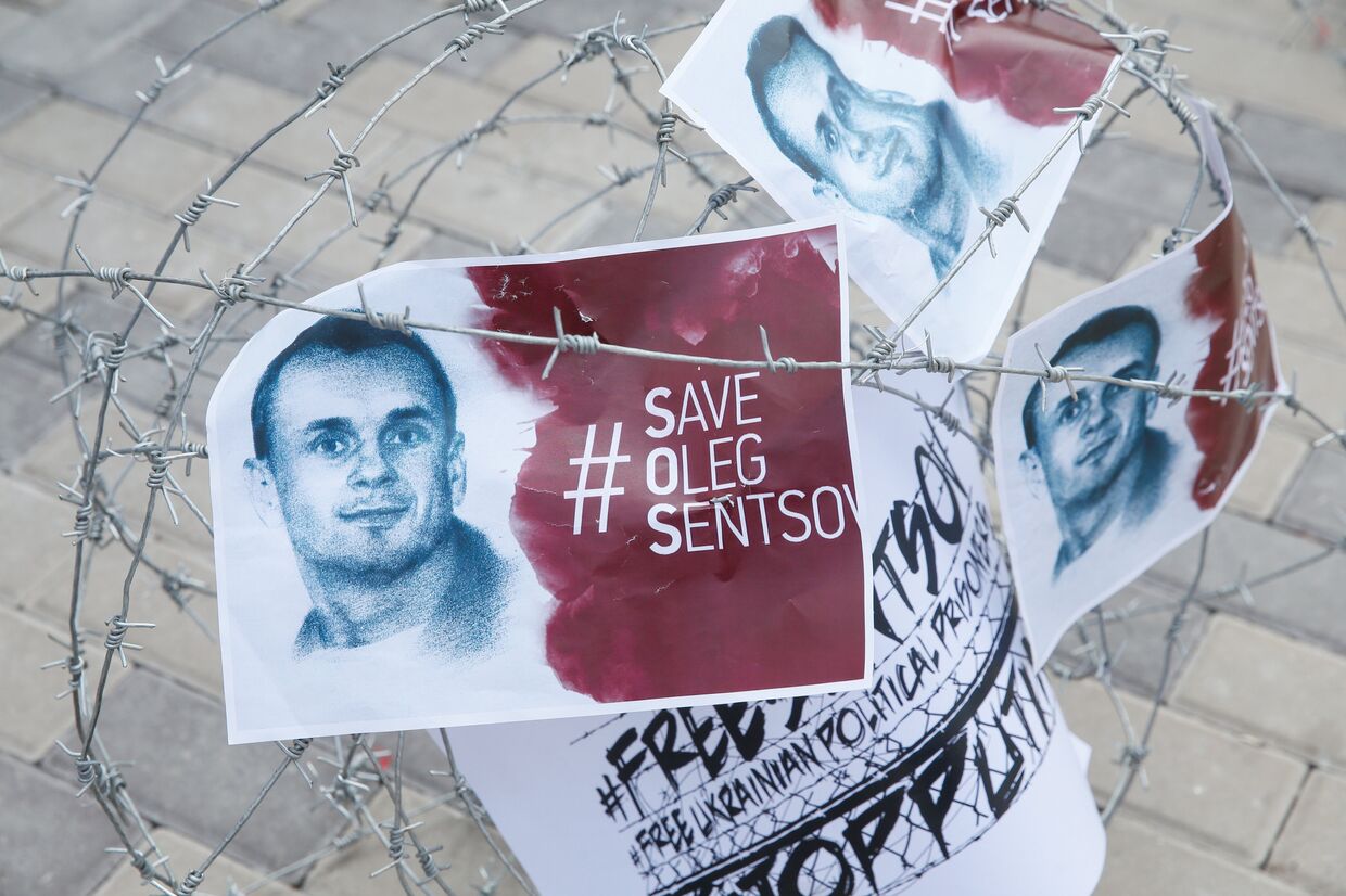 Акция протеста с требованием освободить Сенцова