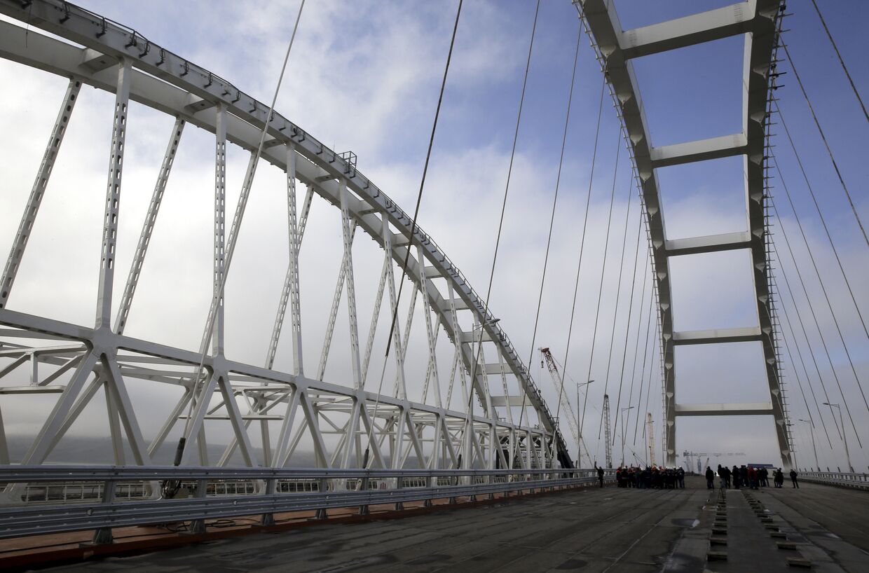 Арка Крымского моста через Керченский пролив