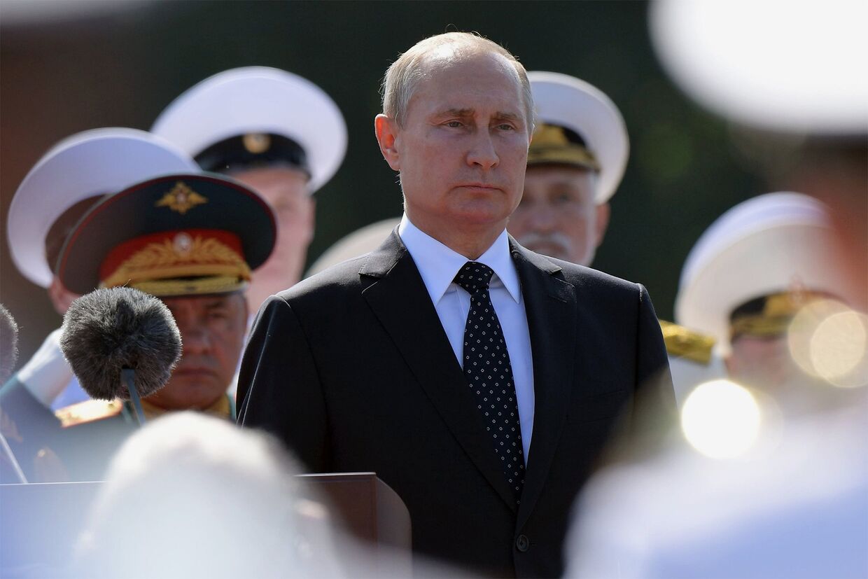Президент РФ Владимир Путин на праздновании Дня ВМФ России в Санкт-Петербурге