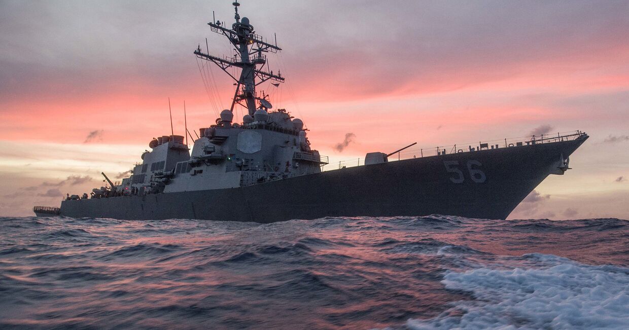 Эсминец США «Джон Маккейн» патрулирует в Южно-Китайском море