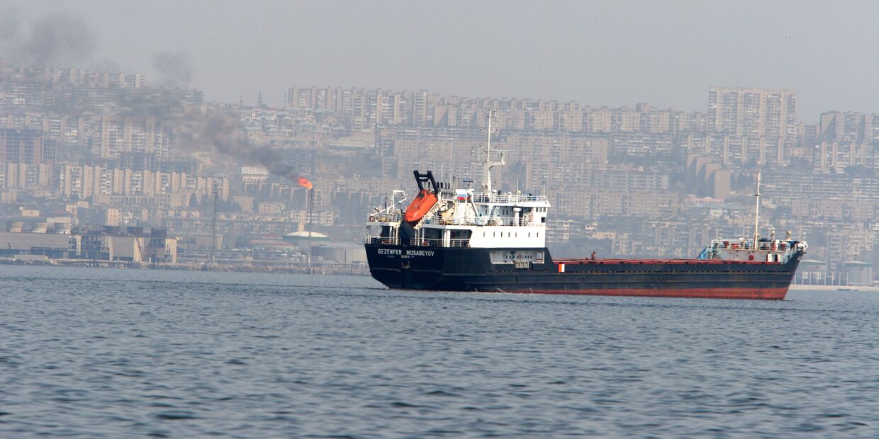 Танкер перед выходом в Каспийское море