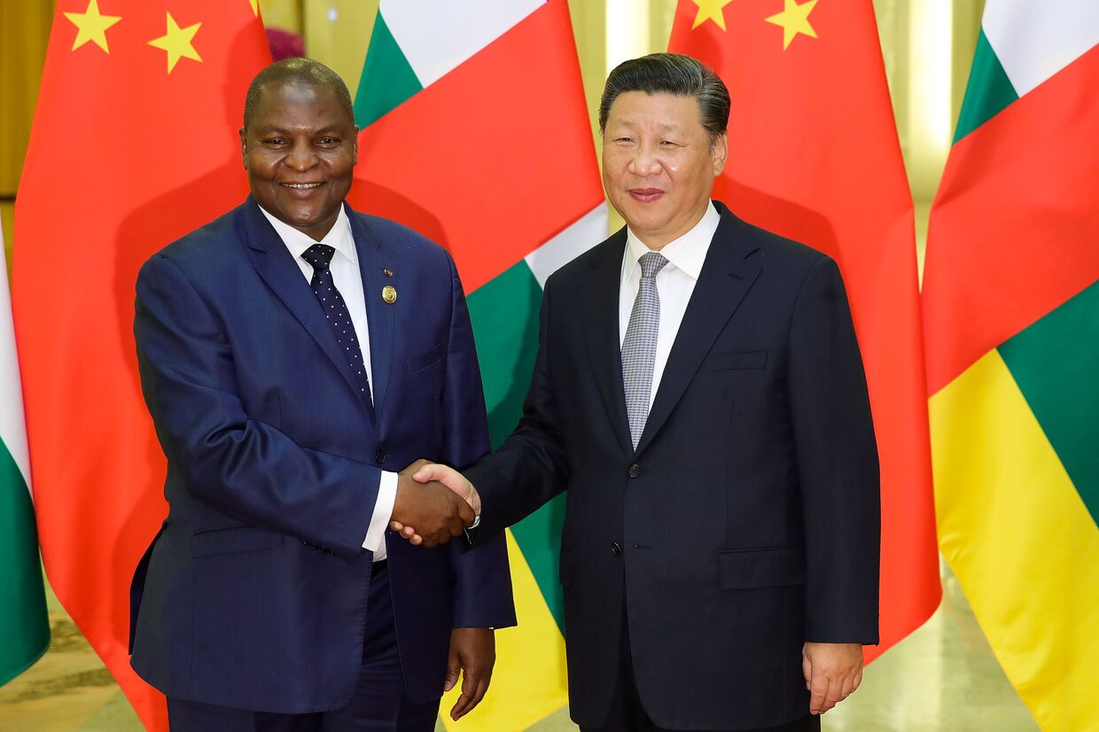 Председатель КНР Си Цзиньпин и президент Центрального Африканского Республики Фостен-Аршанж Туадер