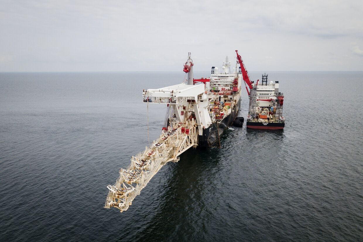 Трубоукладочное судно Solitaire готовится к началу работ по укладке газопровода Северный Поток - 2 в Балтийском море. 6 сентября 2018