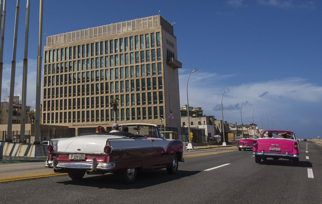 Здание посольства Соединенных Штатов в Гаване, Куба