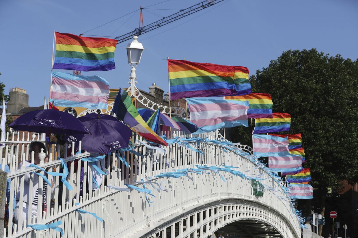 Акция протеста ЛГБТ активистов во время визита папы Римского Франциска в Дублин