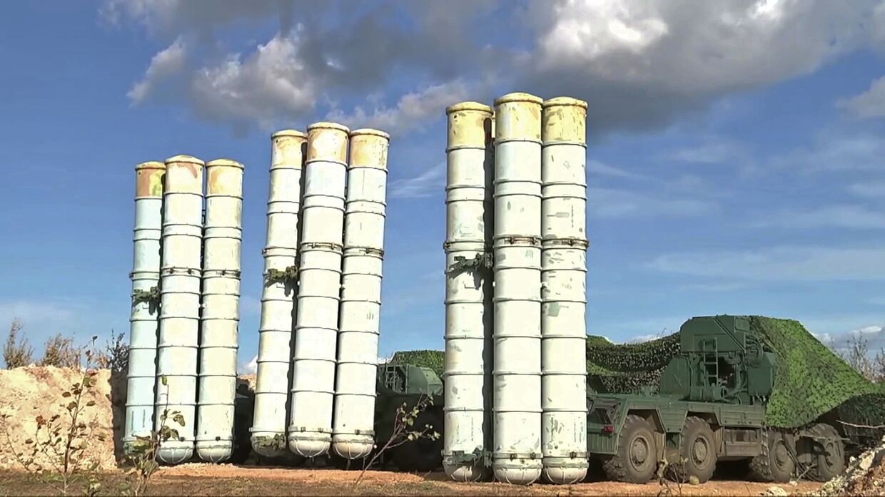 Зенитные ракетные комплексы С-300 на учениях ПВО в рамках манёвров «Восток-2018»