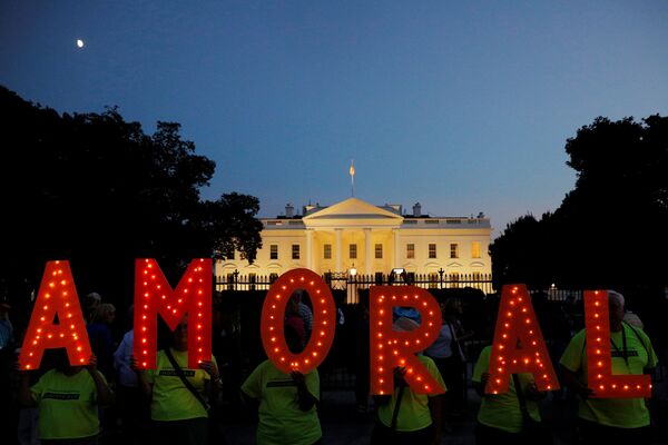 Акция протеста у Белого дома в Вашингтоне