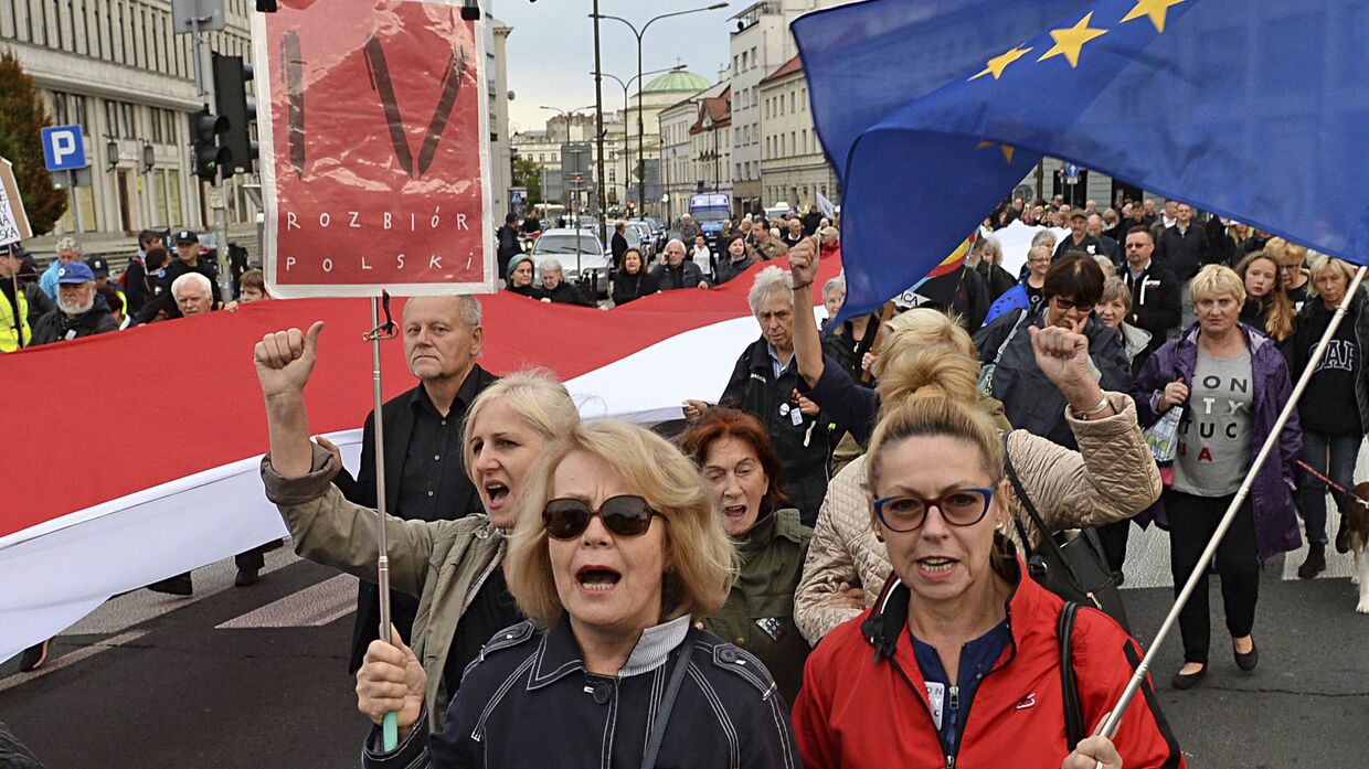 Протесты против политики правительства и президента Анджея Дуды, Варшава