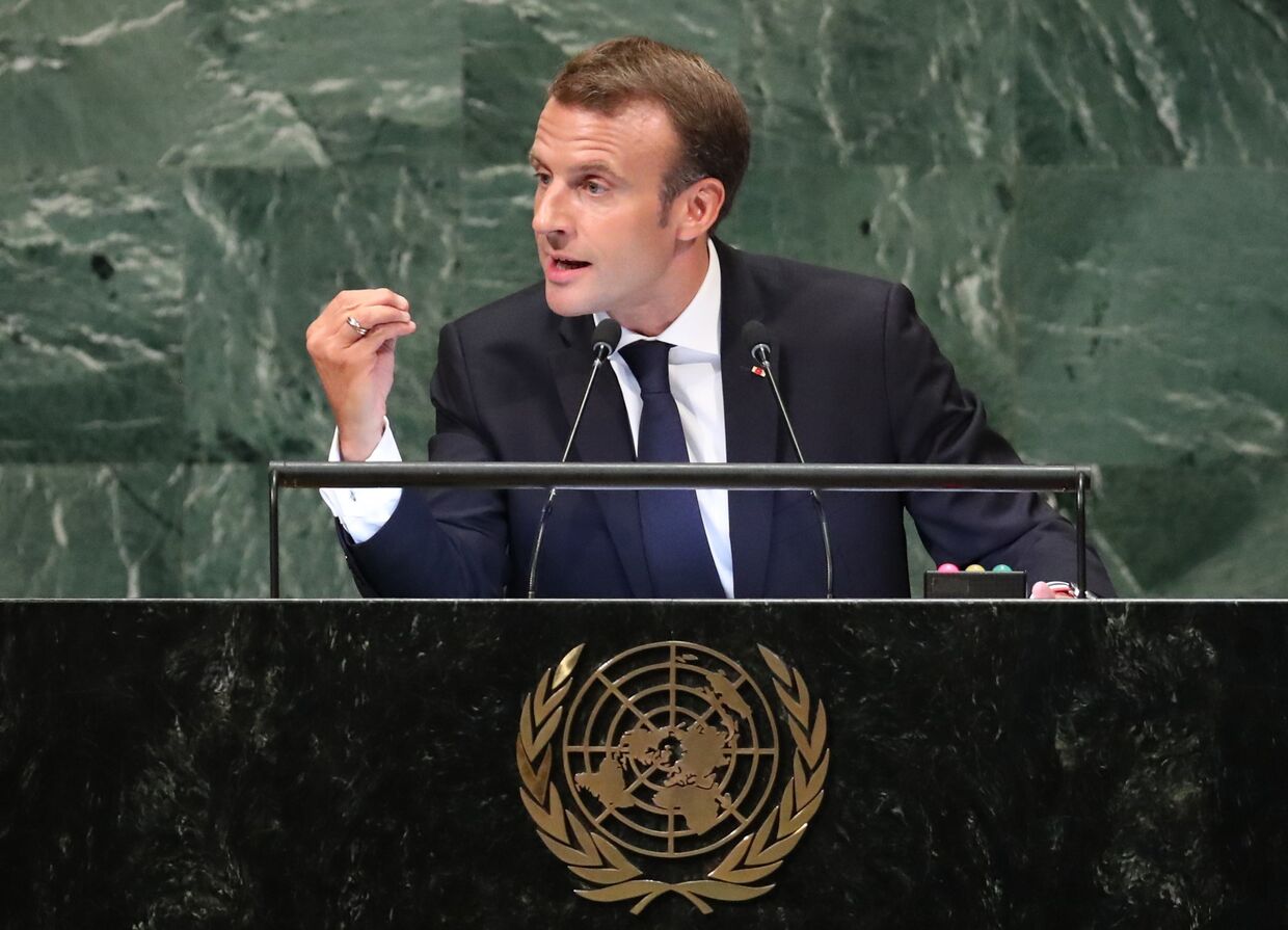 Президент Франции Эммануэль Макрон выступает на 73-й сессии Генеральной Ассамблеи Организации Объединенных Наций в штаб-квартире ООН в Нью-Йорке, США. 25 сентября 2018