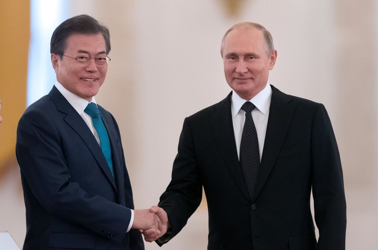 Президент РФ Владимир Путин и президент Республики Корея Мун Чжэ Ин. 22 июня 2018
