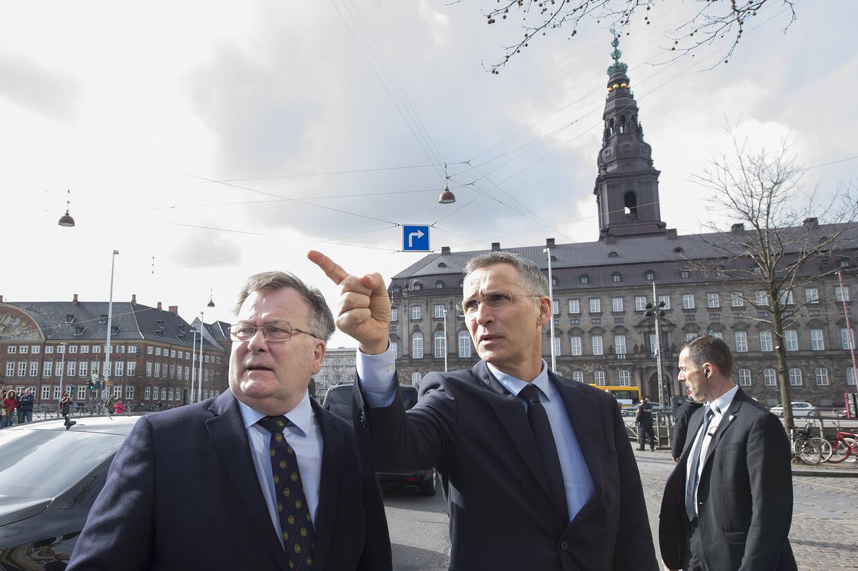 Министр обороны Дании Клаус Йорт Фредериксен и госсекретарь НАТО Йенс Столтенберг в Копенгагене