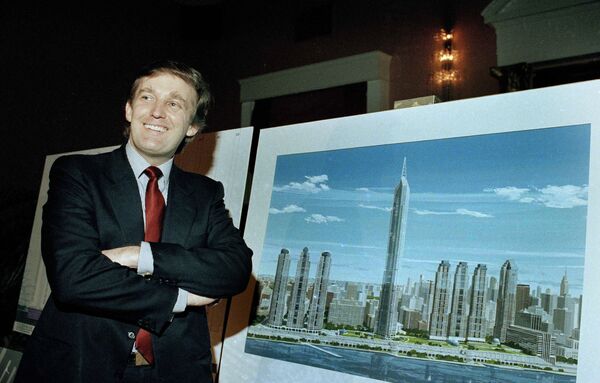 18 ноября 1985. Дональд Дж. Трамп на презентации проекта в Нью-Йорке 18 ноября 1985. Дональд Дж. Трамп на презентации проекта в Нью-Йорке