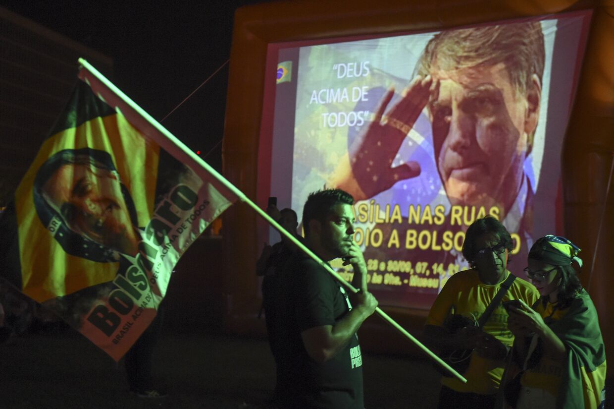Сторонники кандидата в президенты Жаира Болонсару в Бразилиа