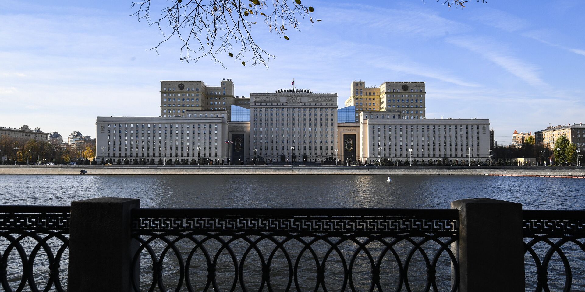 Здание министерства обороны РФ на Фрунзенской набережной в Москве - ИноСМИ, 1920, 31.10.2022