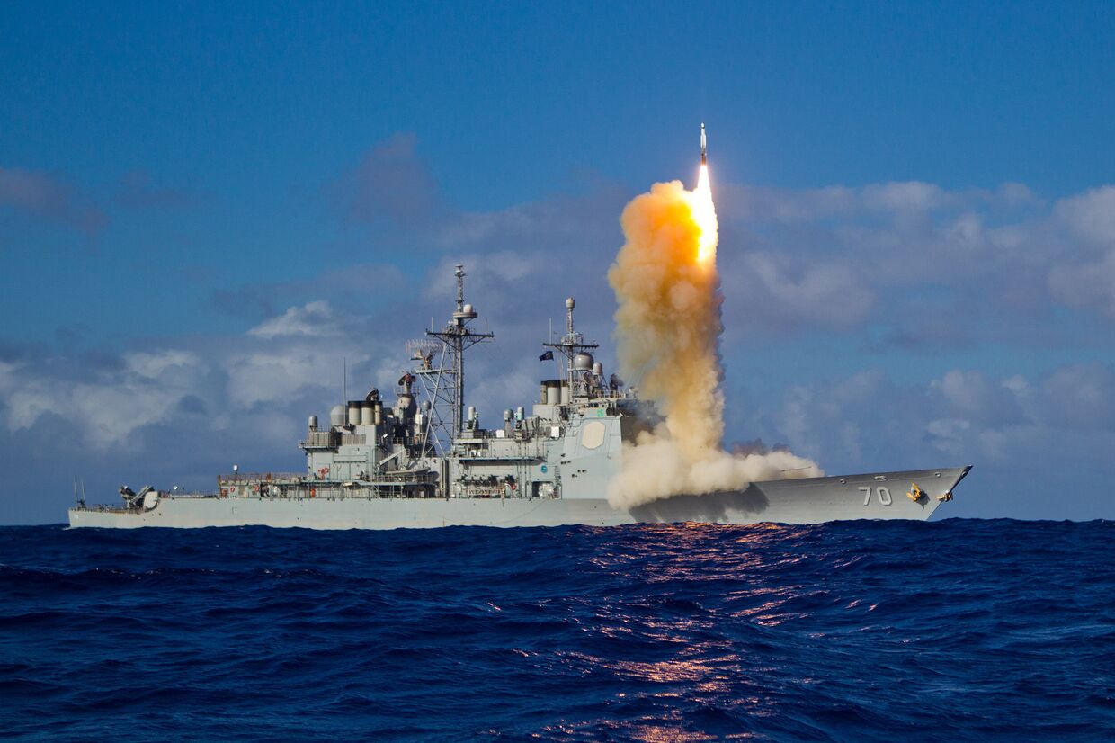 Пуск ракеты с американского крейсера Лейк Эри