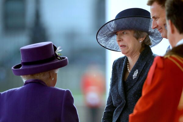 Премьер-министр Великобритании Тереза Мэй и королева Великобритании Елизавета II на торжественном приеме в Лондоне