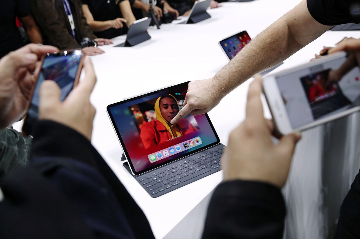 Пленшетный компьютер Apple iPad Pro во время пресс-показа в Нью-Йорке