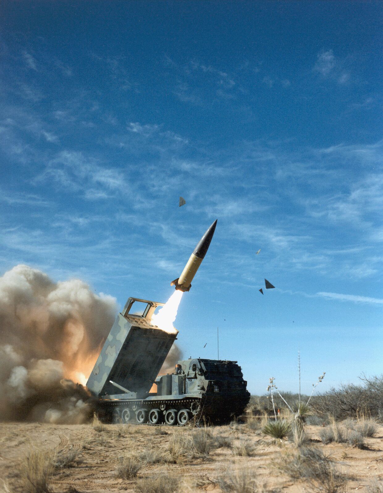 Американский оперативно-тактический ракетный комплекс MGM-140 ATACMS с баллистической ракетой малой дальности. Архивное фото