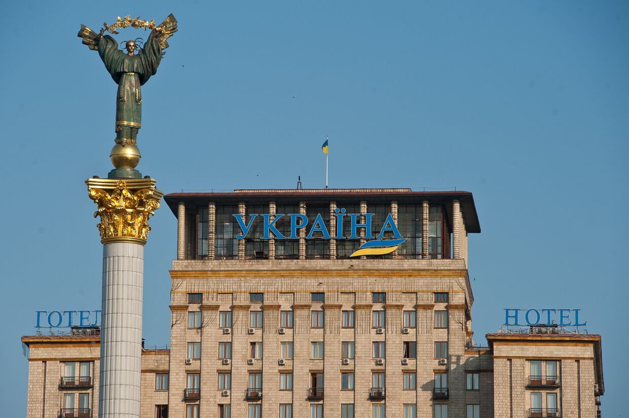 Стелла Независимости на площади Независимости в Киеве