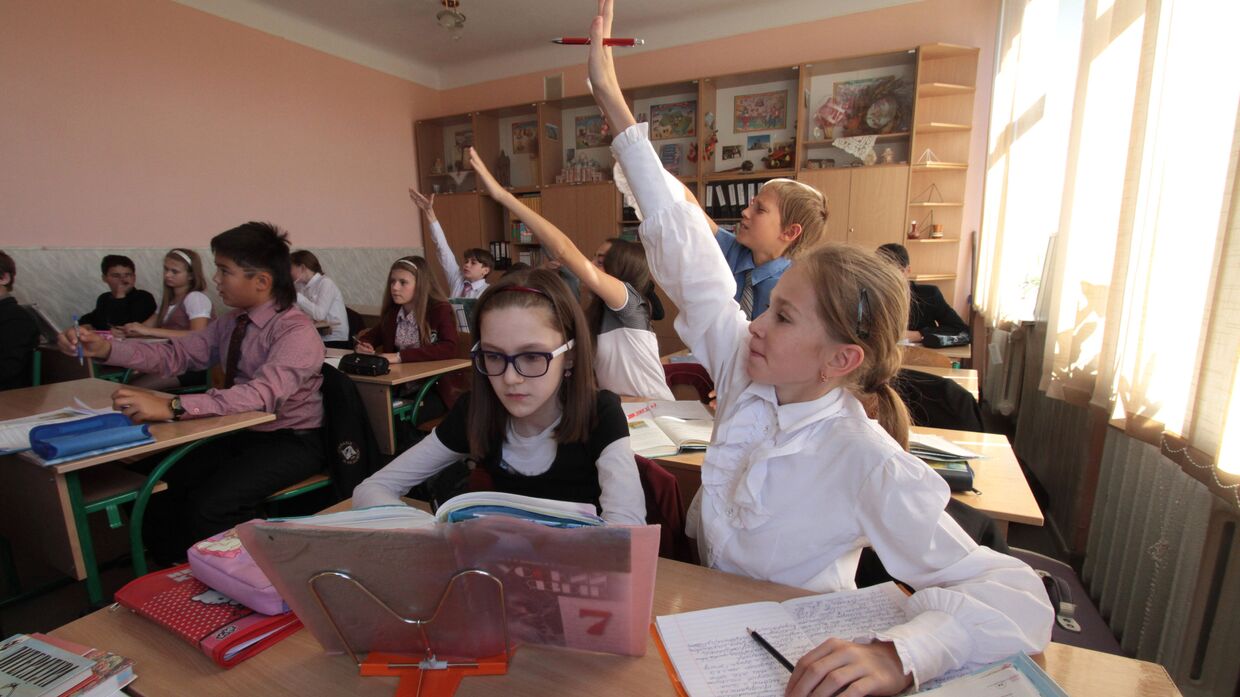 Ученики восьмого класса киевской гимназии №153