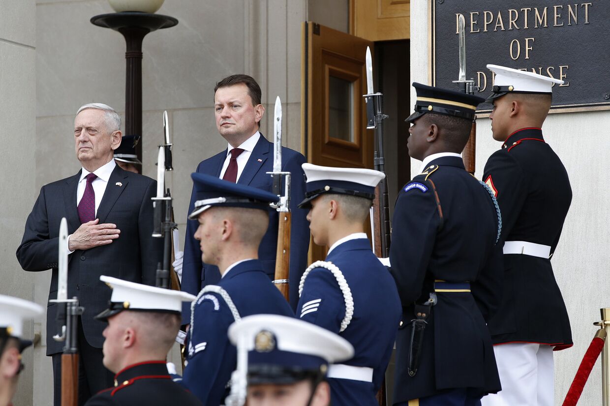 Министр обороны США Джеймс Мэттис и министр обороны Польши Мариуш Блащак