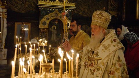 Патриарх Филарет (предстоятель неканонической церковной структуры Украины) во время службы во Владимирском соборе в Киеве