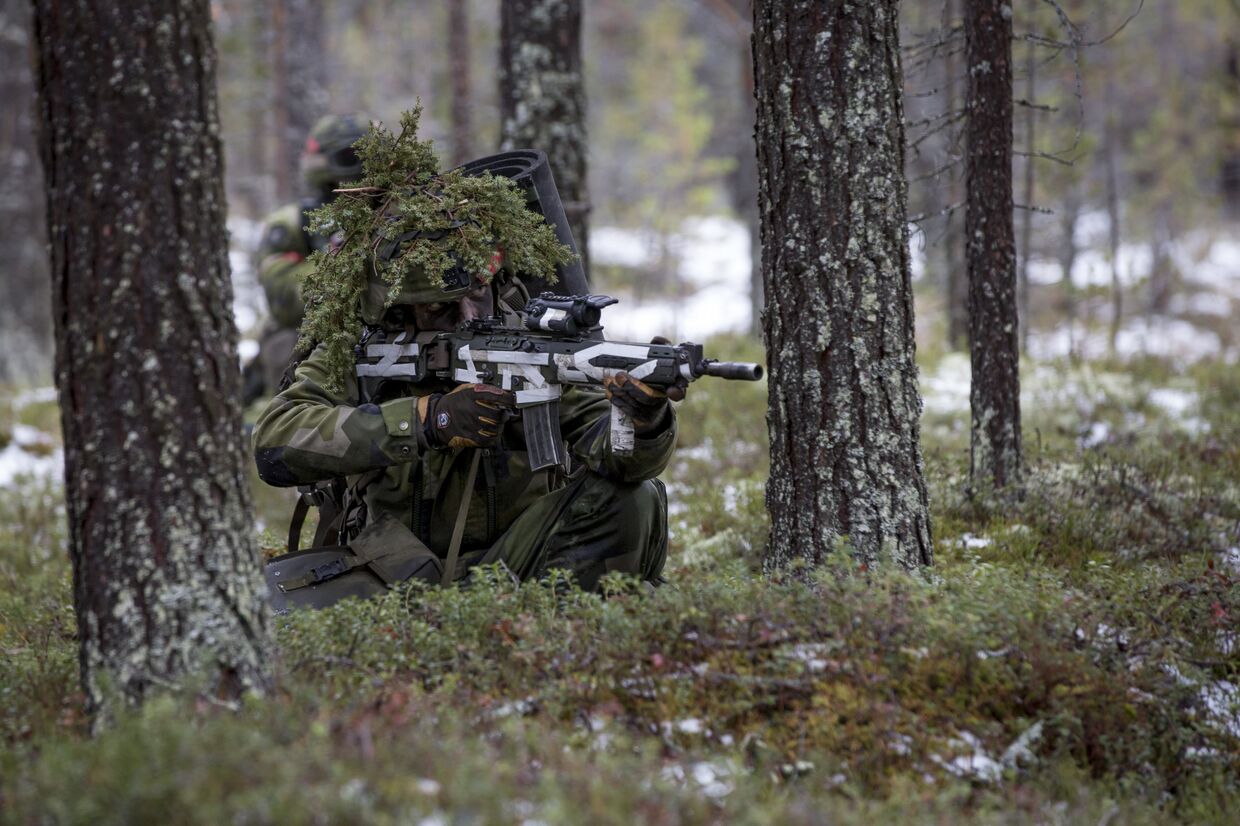 Шведский пехотинец на учениях Единый трезубец в Норвегии