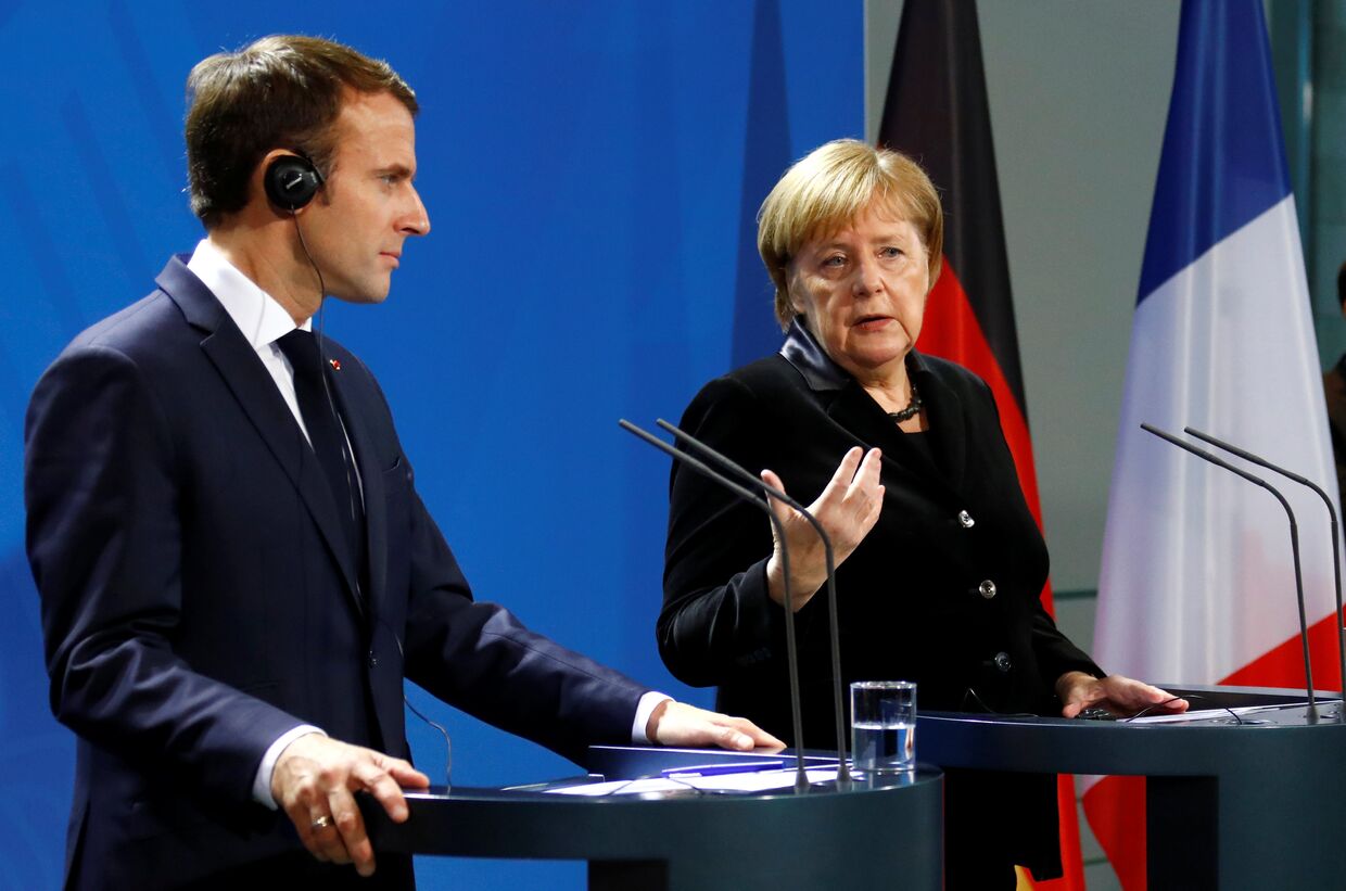 Президент Франции Эммануэль Макрон и канцлер Германии Ангела Меркель