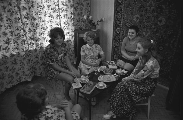 Встреча подруг