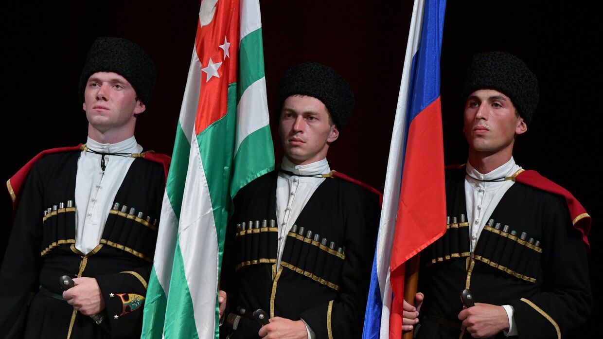 Празднование 10-летней годовщины признания Россией независимости Абхазии