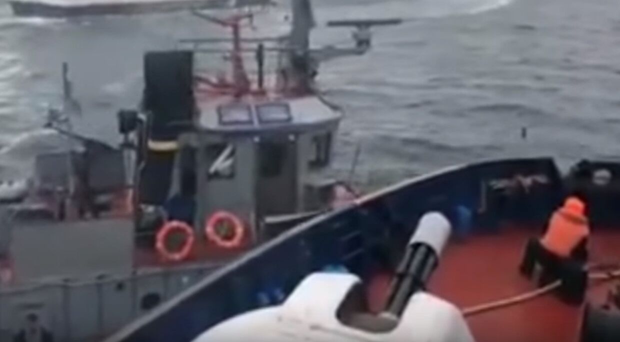 Видео тарана украинского корабля