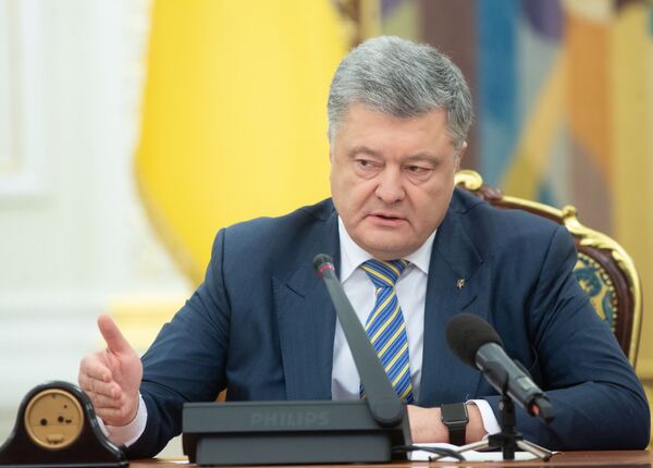 Президент Украины Петр Порошенко на заседании СНБО в Киеве Президент Украины Петр Порошенко на заседании СНБО в Киеве
