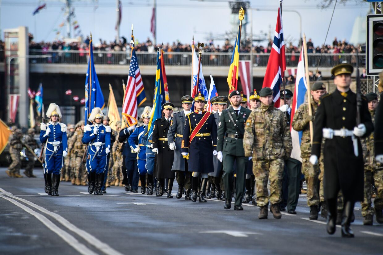 Парад, посвященный 100-летию независимости Латвии в Риге
