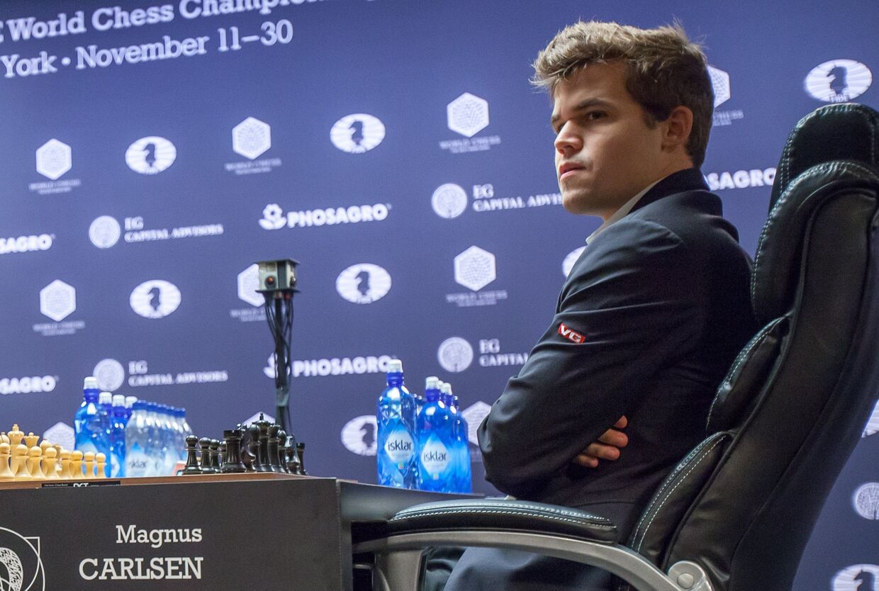 Гроссмейстер Магнус Карлсен в тай-брейке матча за звание чемпиона мира по шахматам 2016 в Нью-Йорке