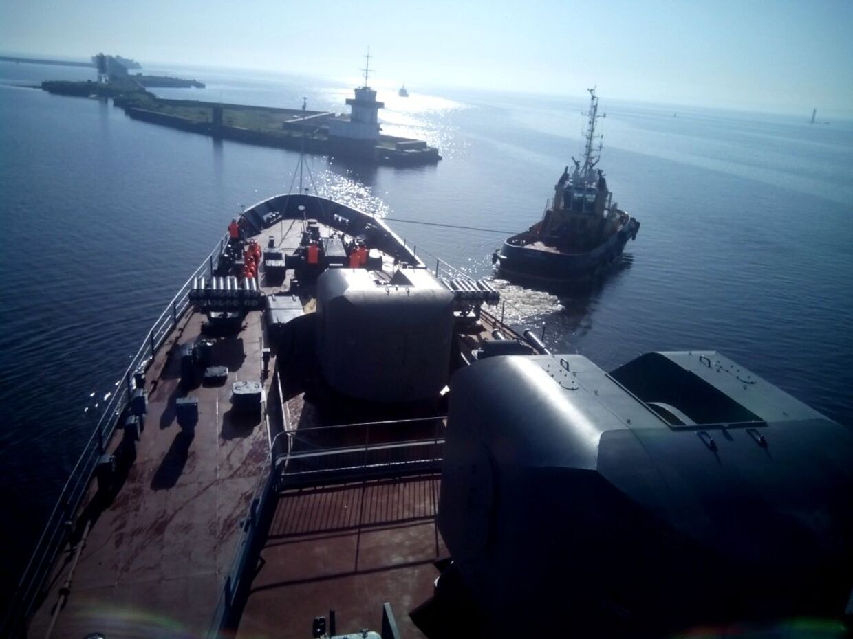 Учебный корабль Перекоп приступил к прохождению проливов Босфор и Дарданеллы. 2 апреля 2018