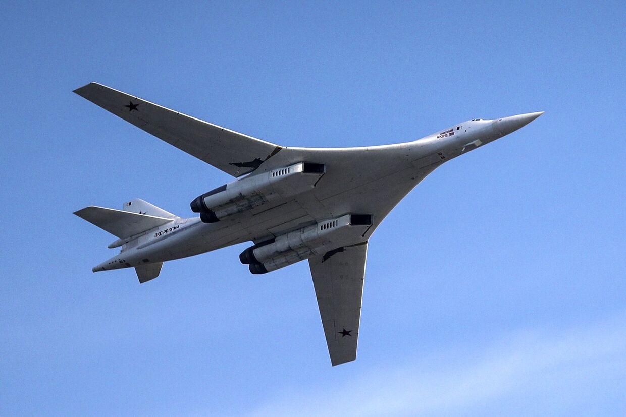 Самолет Ту-160