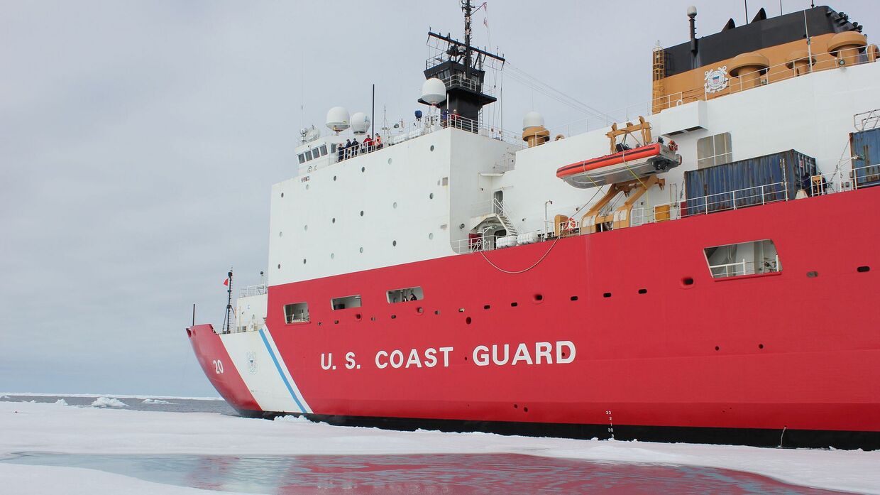 Корабль береговой охраны США в Чукотском море