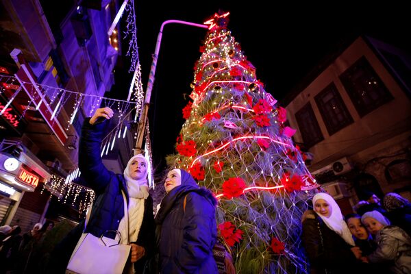 Новогодняя елка в Дамаске, Сирия