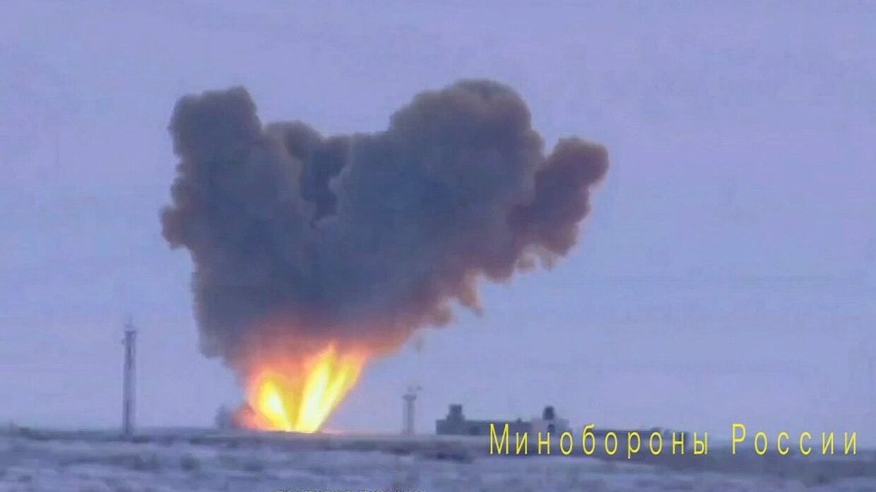 Запуск ракеты комплекса Авангард с гиперзвуковым боевым блоком