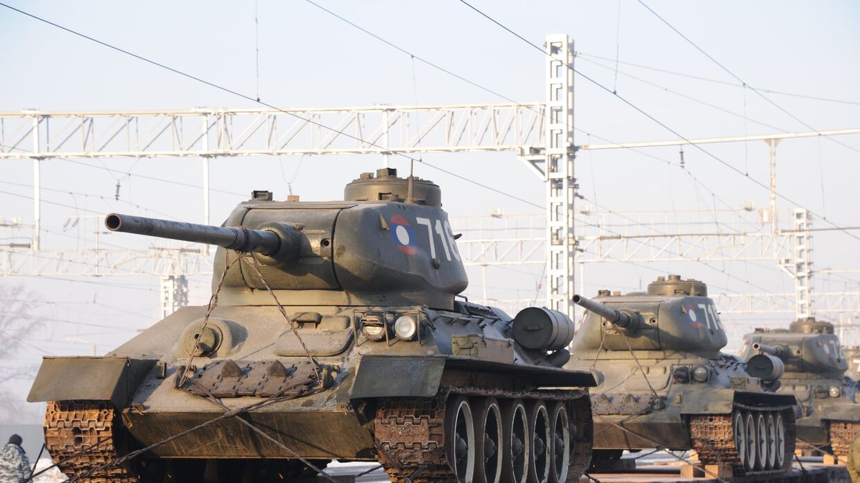Прибытие эшелона с танками Т-34 в Читу